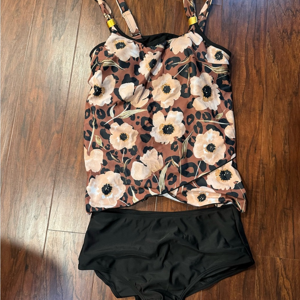 🚨ABSOLUTELY STUNNING BROWN, CREAM & BLACK FLORAL 2 PIECE SWIMSUIT NWT 🤗🩷🎉